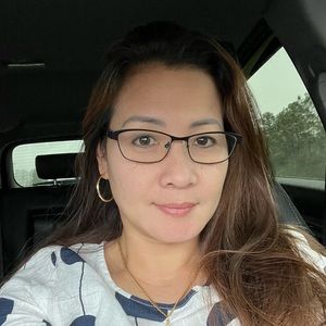 Meet your Posher, Lorie